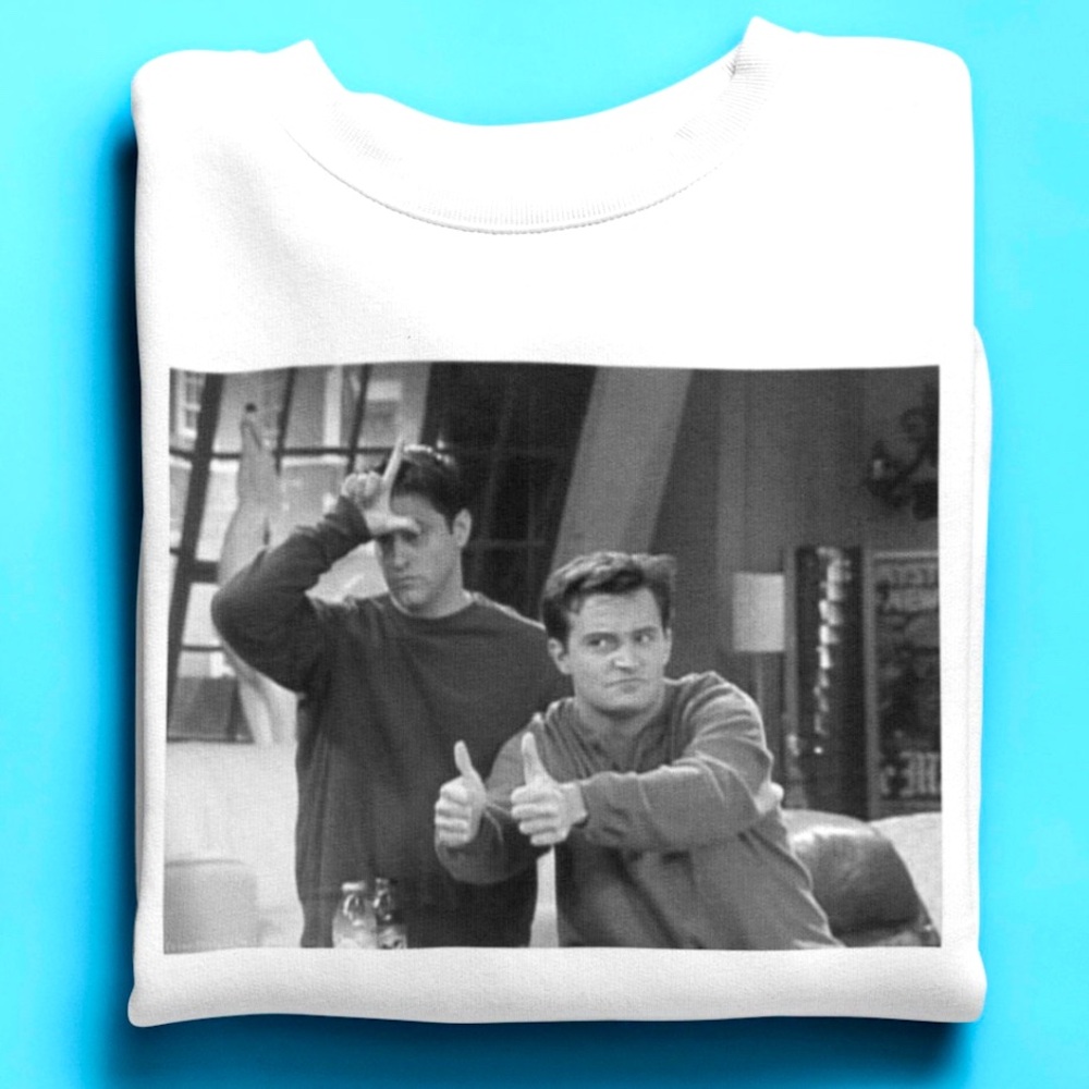 FRIENDS sweatshirt-size XL (sweatshirt is black)